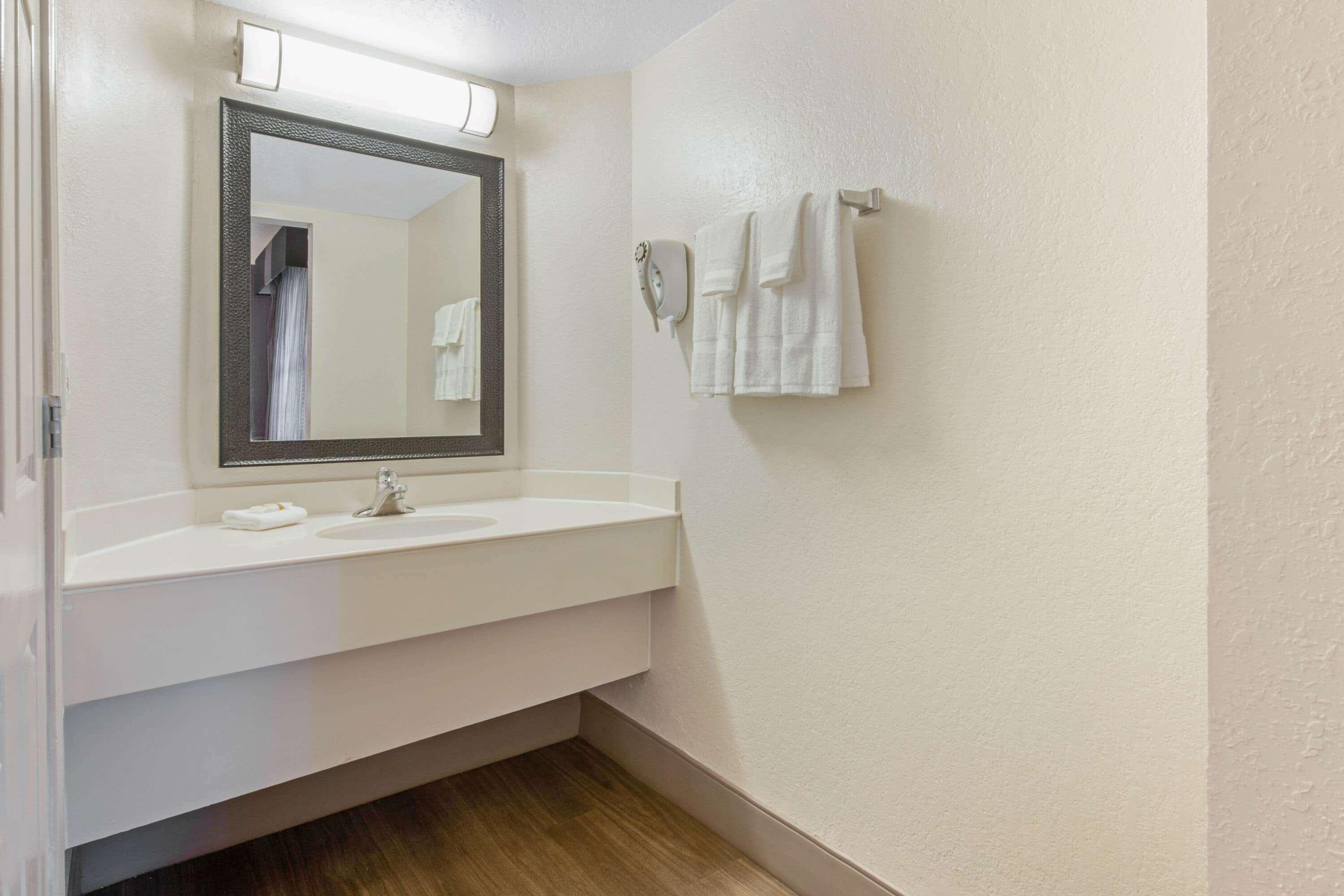 La Quinta Inn By Wyndham Miami Airport North Miami Springs Exterior photo