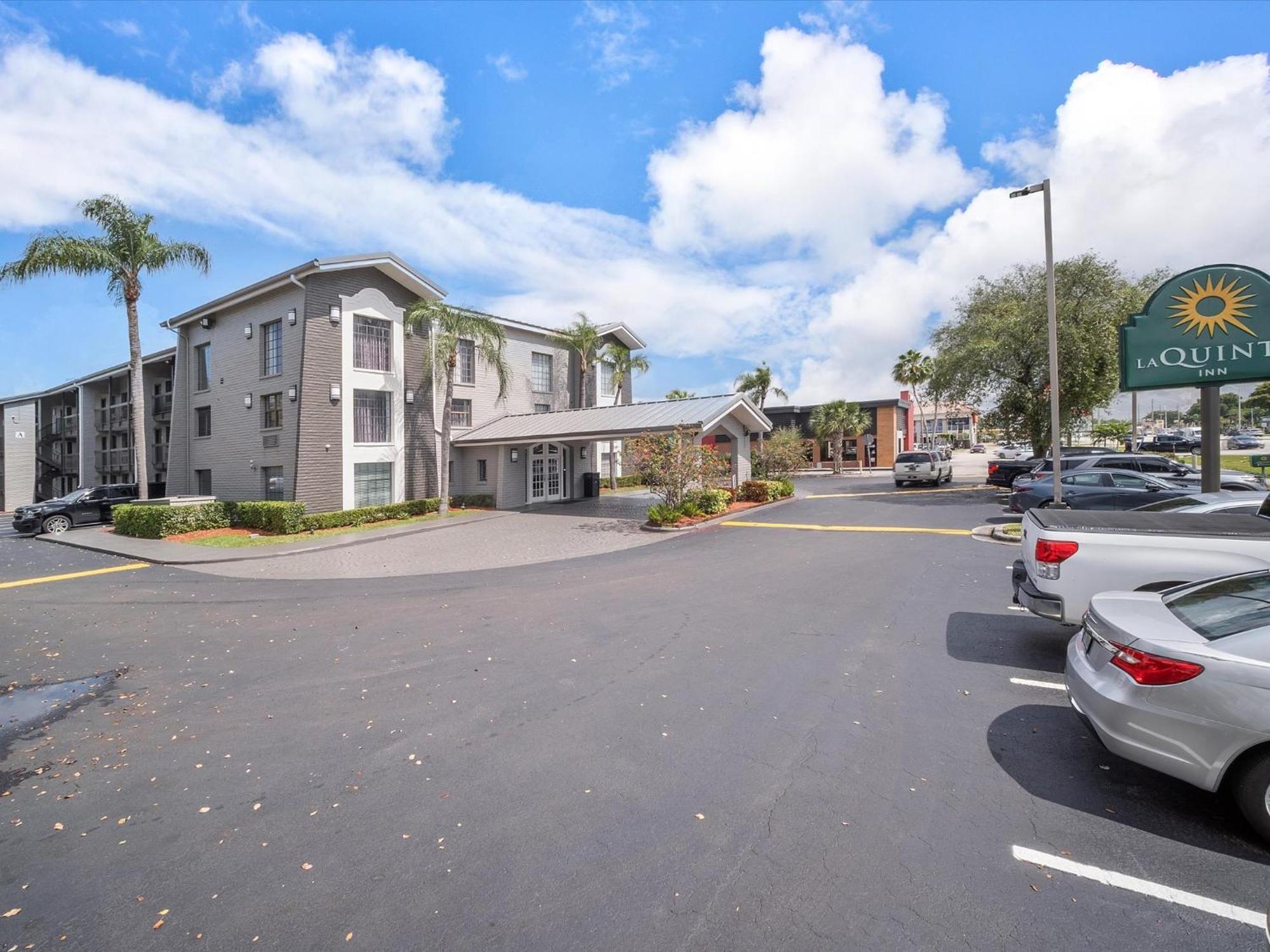La Quinta Inn By Wyndham Miami Airport North Miami Springs Exterior photo