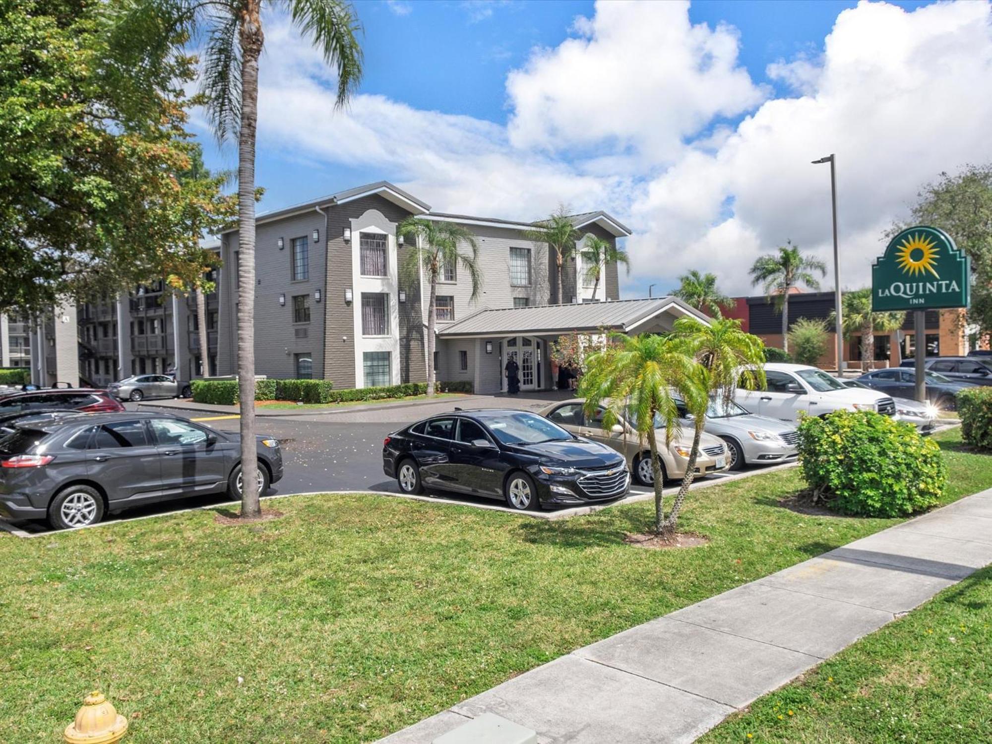 La Quinta Inn By Wyndham Miami Airport North Miami Springs Exterior photo