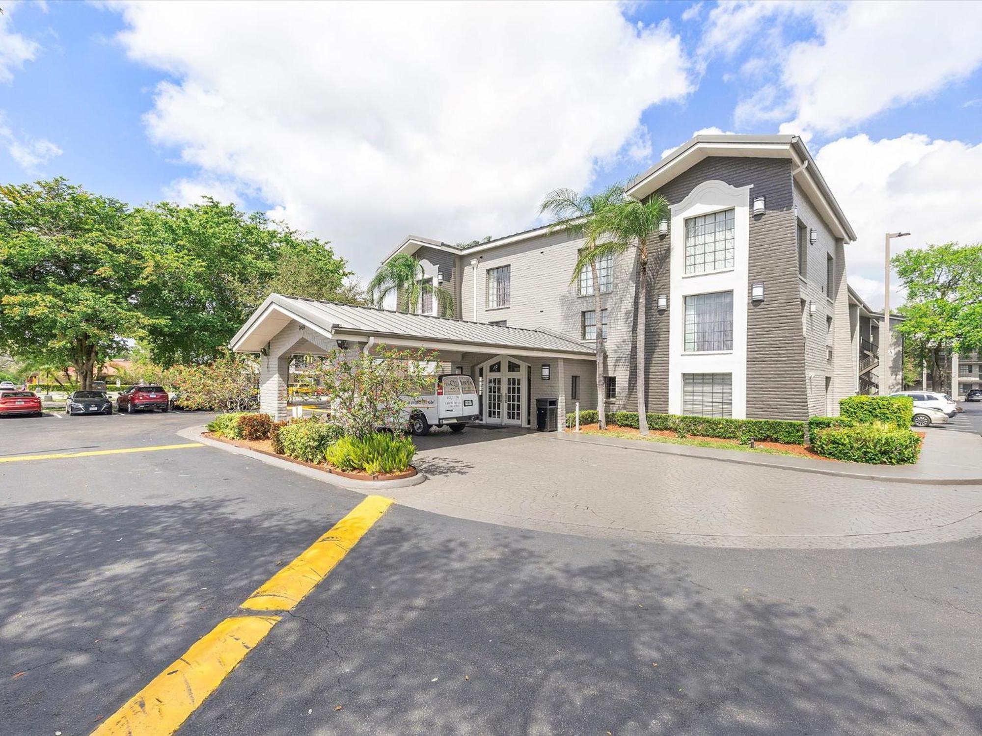 La Quinta Inn By Wyndham Miami Airport North Miami Springs Exterior photo