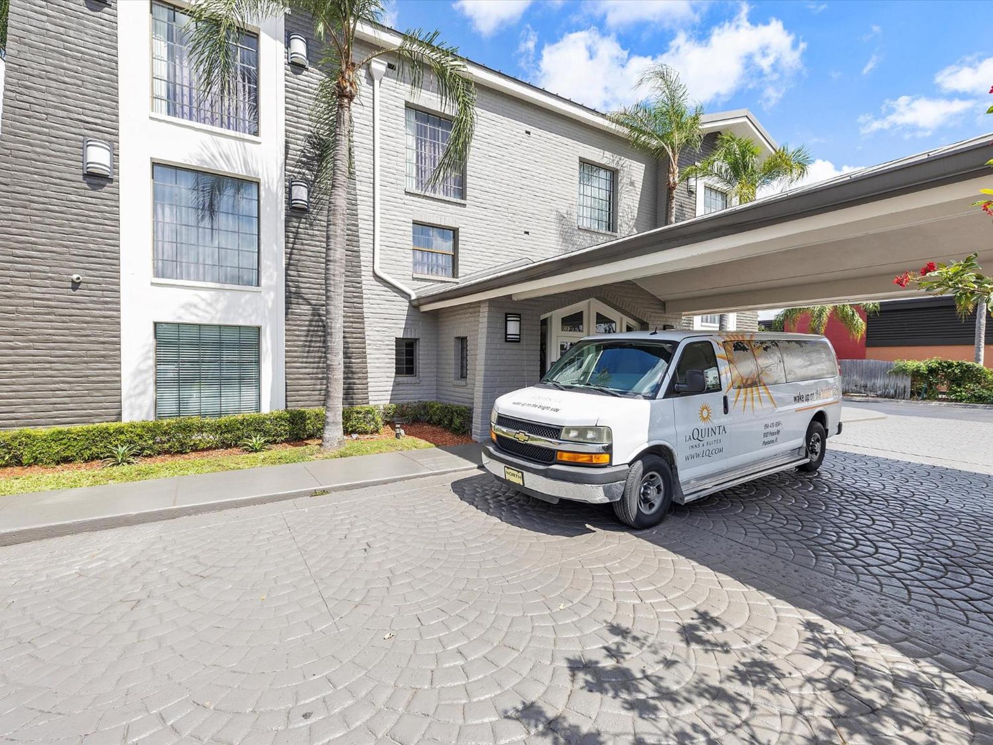 La Quinta Inn By Wyndham Miami Airport North Miami Springs Exterior photo